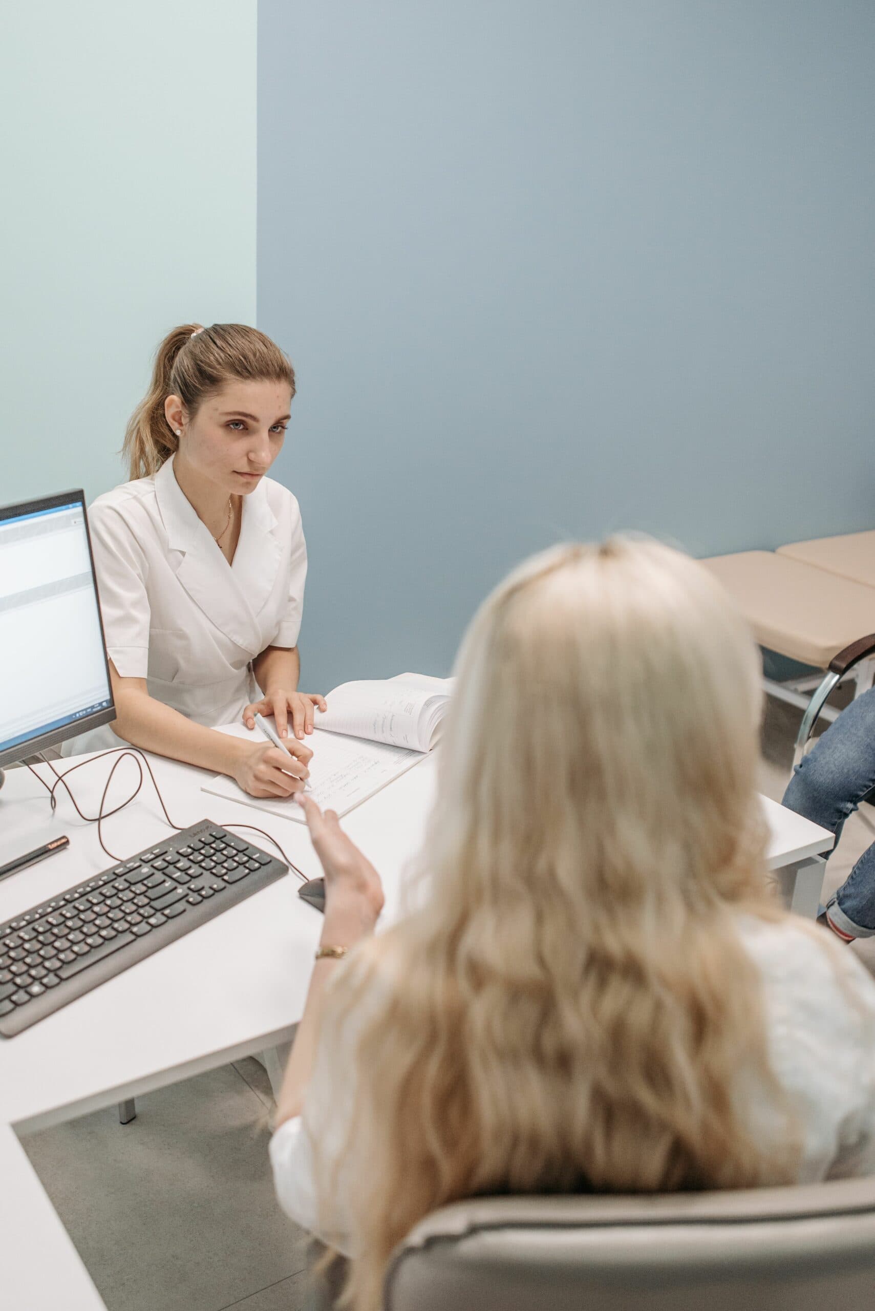 How to Choose a Board-Certified Plastic Surgeon Near You: Orange County Checklist